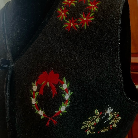 VTG Susan Bristol Christmas Vest M Black Boiled Wool Embroidered Y2K 2000 Wreath - Picture 3 of 9